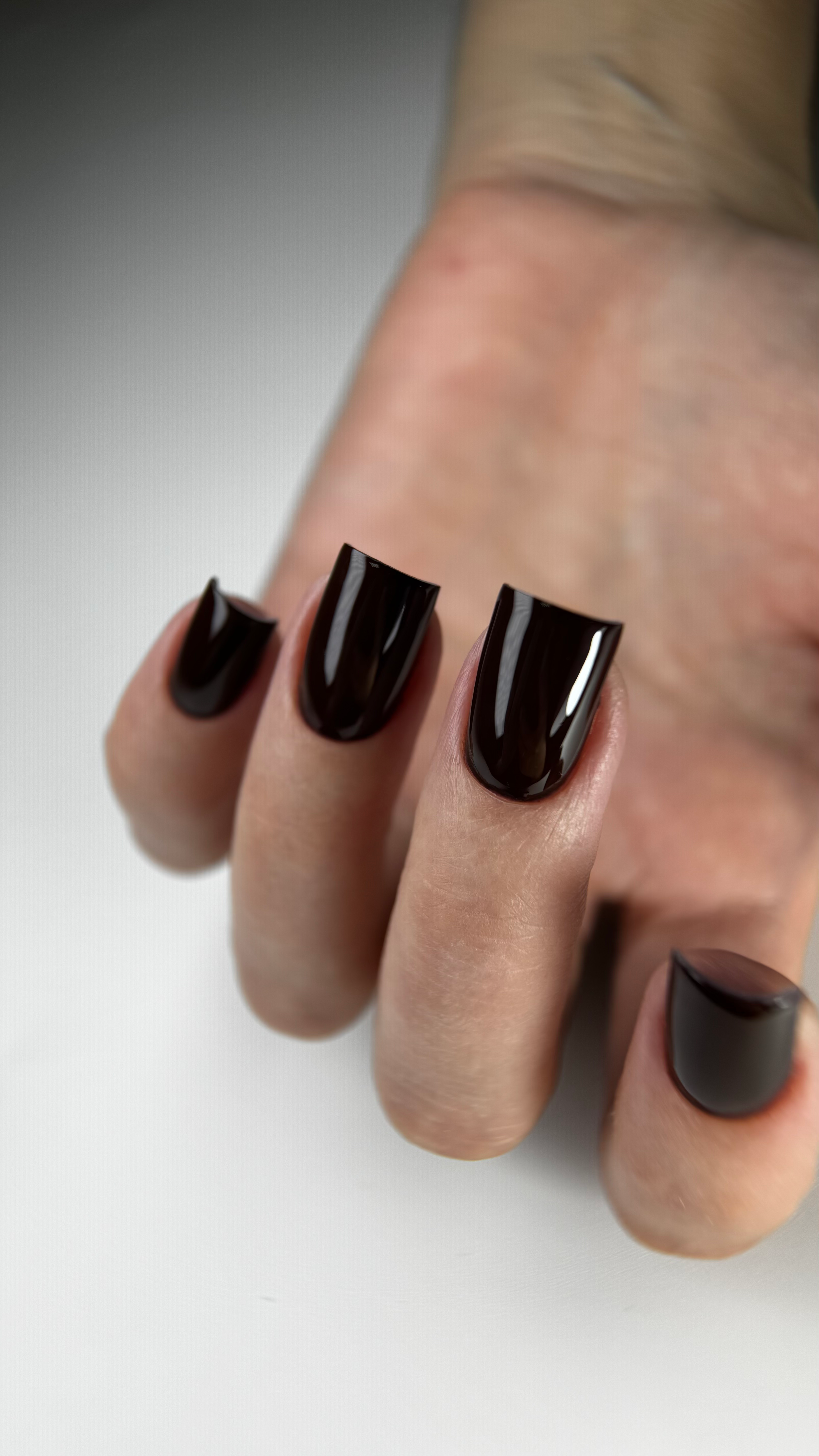 Маникюр с покрытием гель-лак в салоне Beauty Place